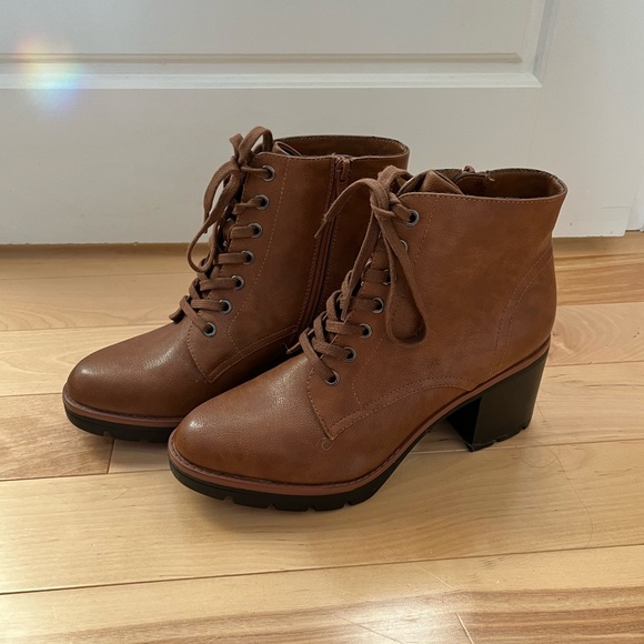 Naturalizer Madalynn Tan Heeled Ankle Booties - Picture 6 of 8